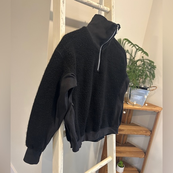 Lululemon Stand Out Sherpa 1/2 Zip ~ size 4 - Picture 6 of 9